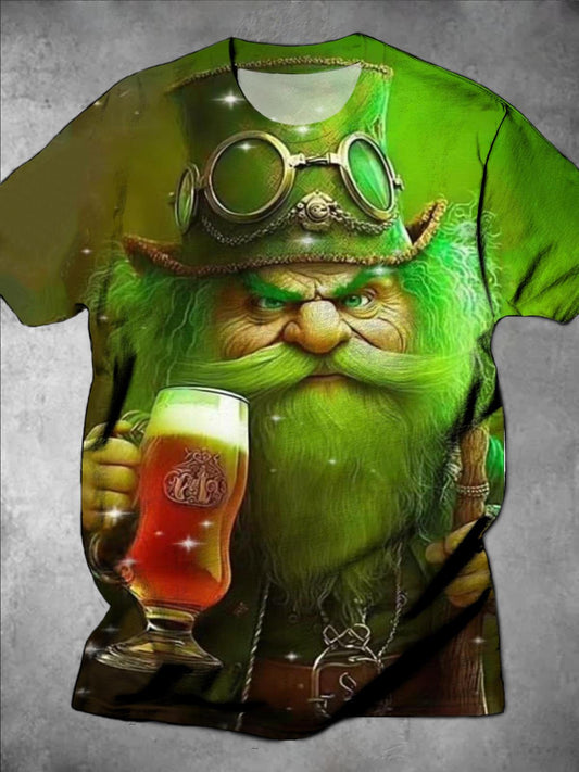 St. Patrick's Day Old Man Drinking Beer Round Neck Short Sleeve Men's T-shirt